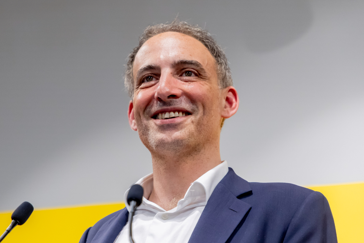 Una filtración retrata a la izquierda francesa: un precandidato presidencial quiere evitar a pobres y periferias en 2027