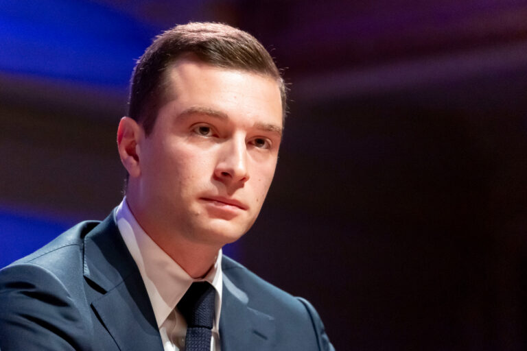 Jordan Bardella ensalza a VOX y señala que encarna una «gran esperanza» para España: «Es el único movimiento político capaz de proteger la identidad, la soberanía y la unidad territorial»