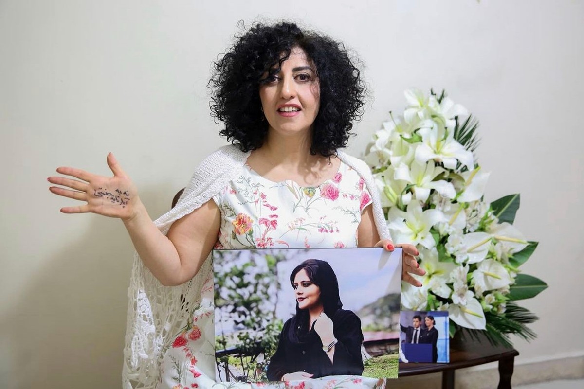 La Nobel de la Paz y disidente iraní Narges Mohammadi es ingresada de emergencia por su «catastrófico» estado de salud