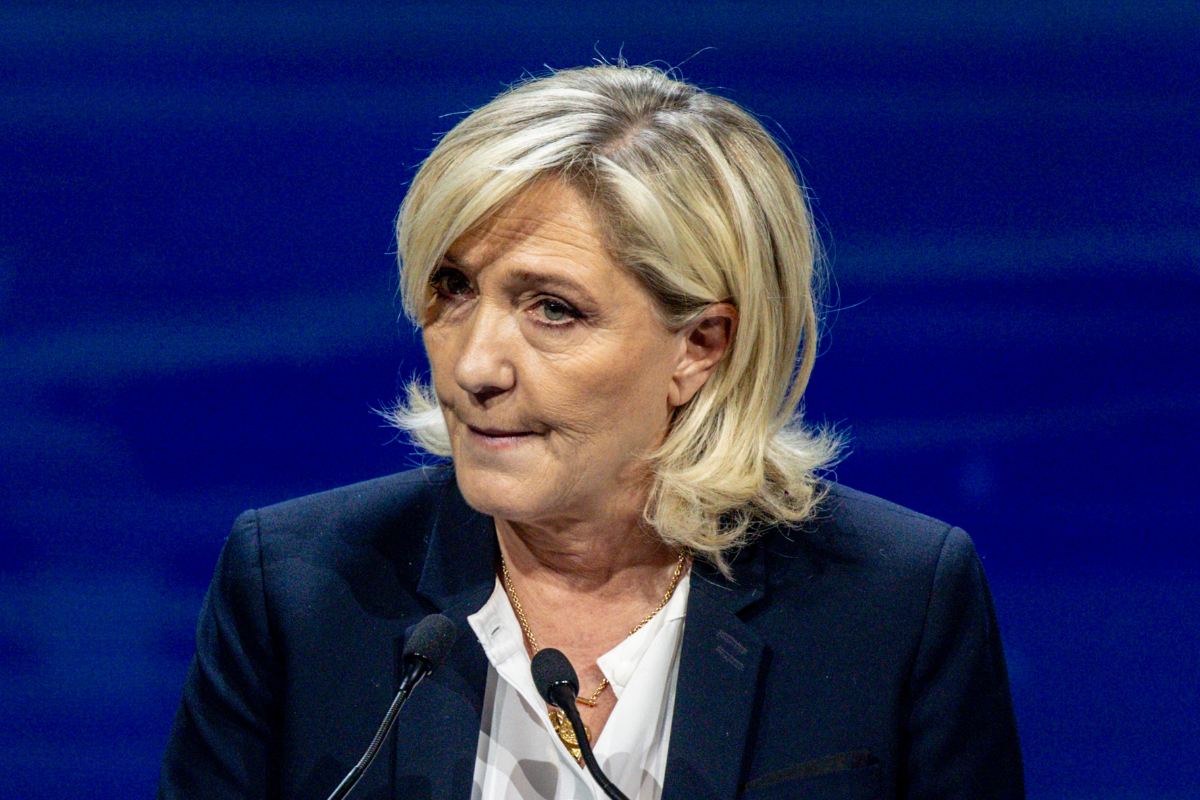 Marine Le Pen ganaría a todos sus principales rivales en una segunda vuelta presidencial en Francia, según un nuevo sondeo