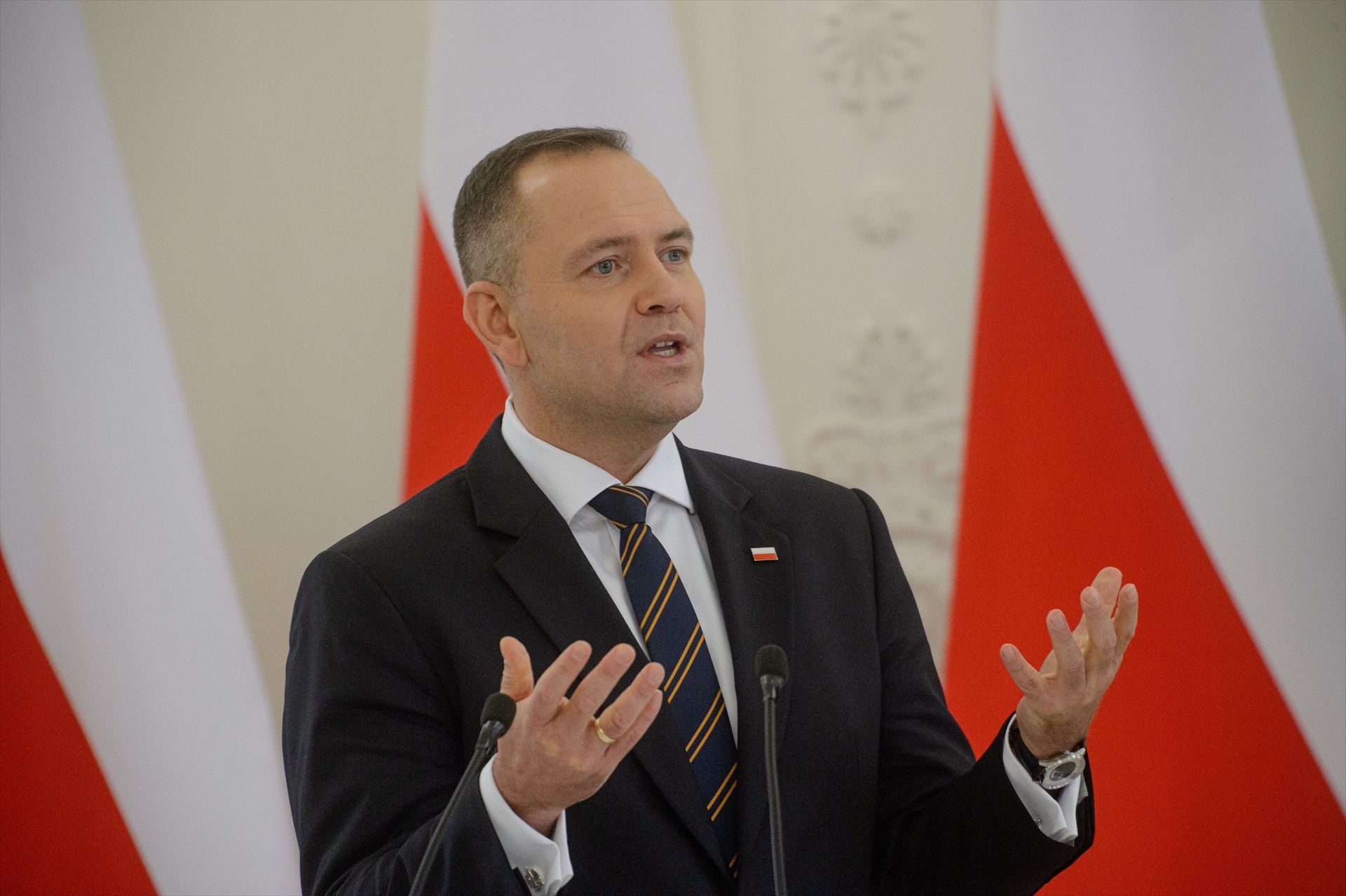 El presidente patriota de Polonia, Karol Nawrocki, desafía a Bruselas y propone un referéndum contra sus políticas climáticas: «No al Pacto Verde»