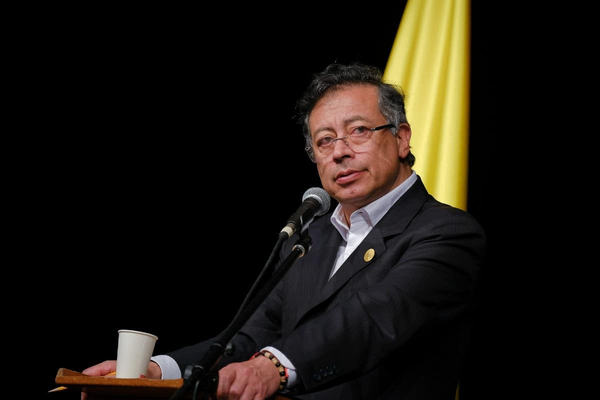 Gustavo Petro copia el modelo chavista y vuelve a anunciar la convocatoria a una Asamblea Constituyente en Colombia