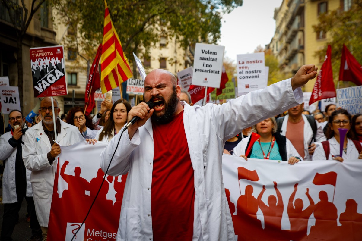 Una campaña separatista insta a médicos y sanitarios a hablar sólo en catalán a sus pacientes durante 21 días