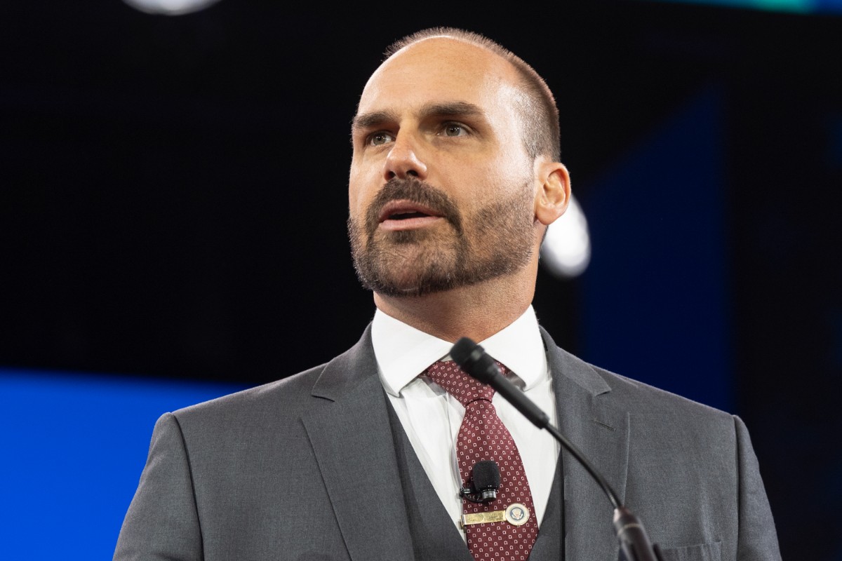 Se recrudece la persecución contra Eduardo Bolsonaro: el fiscal general de Brasil pide que se le condene por supuesta coacción a jueces