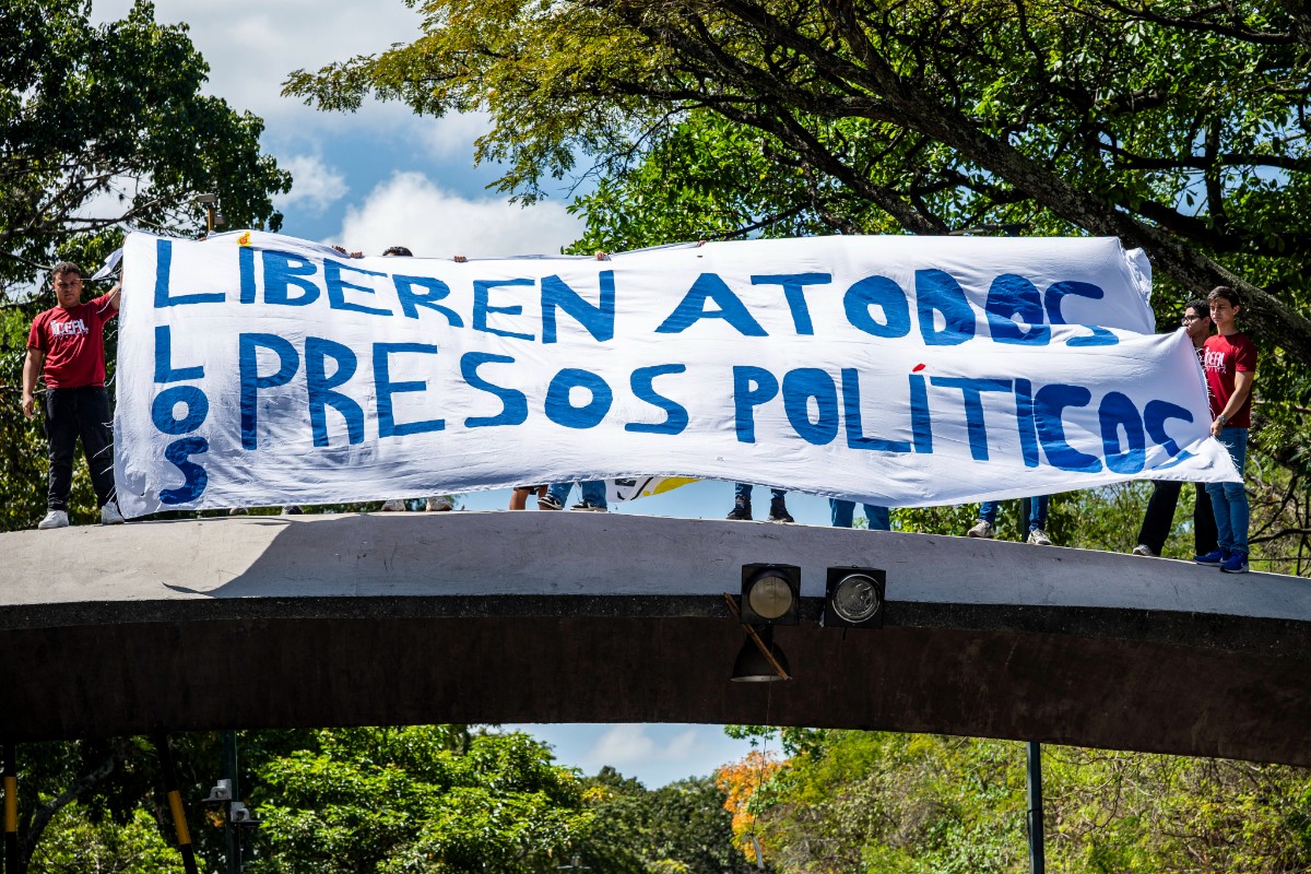 La CIDH urge al régimen chavista a liberar a más de 450 personas que aún están detenidas por razones políticas en Venezuela