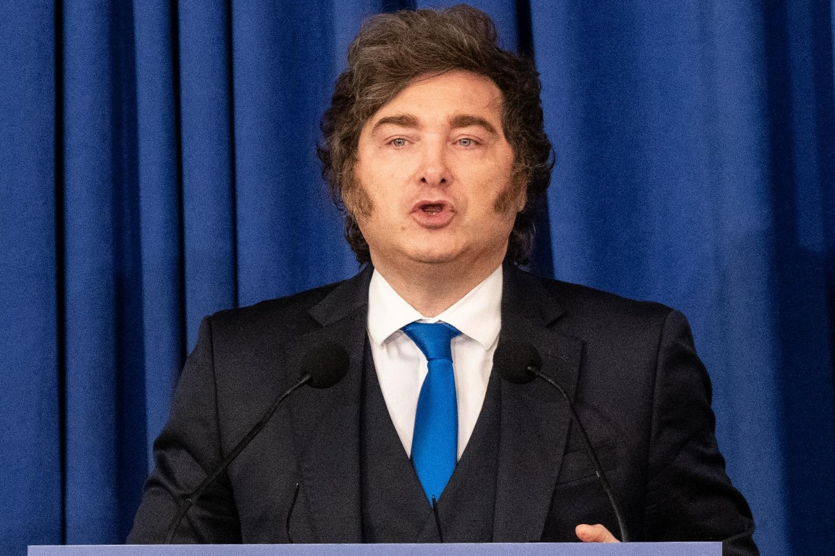 El Gobierno de Milei anuncia el inicio de la venta de acciones al capital privado de la empresa pública de aguas de Argentina
