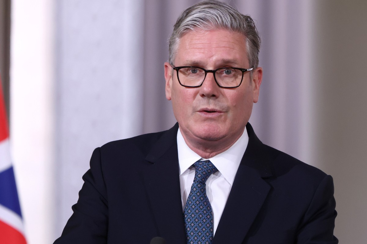 Keir Starmer anuncia que bloqueará la entrada de todos los influencers que viajen a la marcha convocada por Tommy Robinson