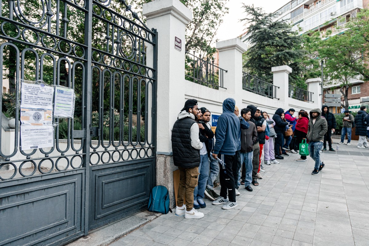 El Supremo rechaza suspender la regularización masiva de inmigrantes promovida por Sánchez