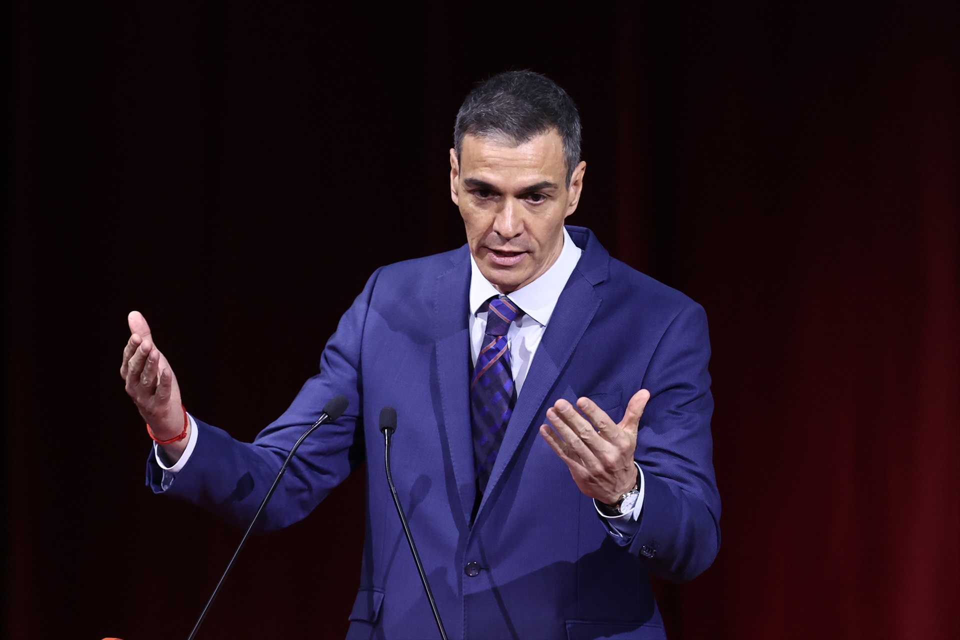 El Gobierno ha destinado más de seis millones a una sociedad llamada ‘Agintzari’ que está colaborando en la regularización masiva de ilegales