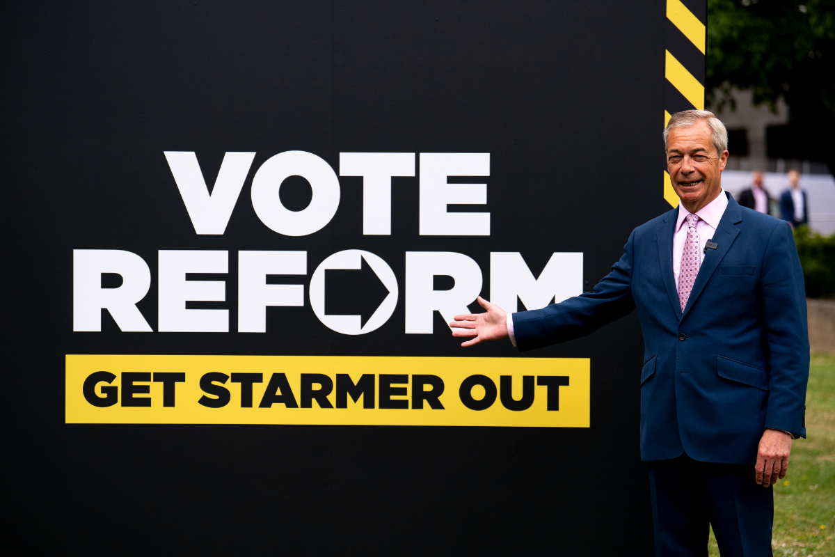 Golpe histórico al bipartidismo inglés: el partido soberanista Reform UK arrasa en las municipales y hunde a mínimos históricos al laborismo de Starmer
