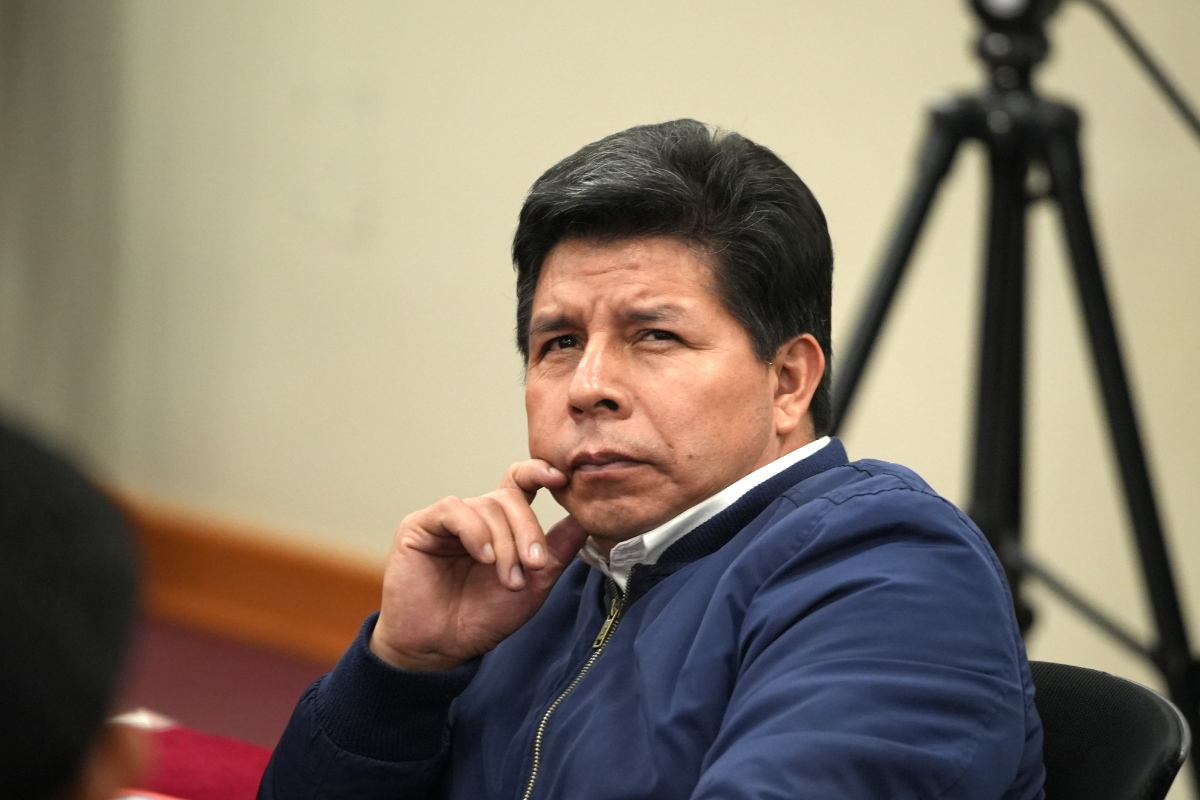 El Gobierno de Perú descarta un indulto a Pedro Castillo mientras la izquierda promete liberar al expresidente golpista si gana las elecciones