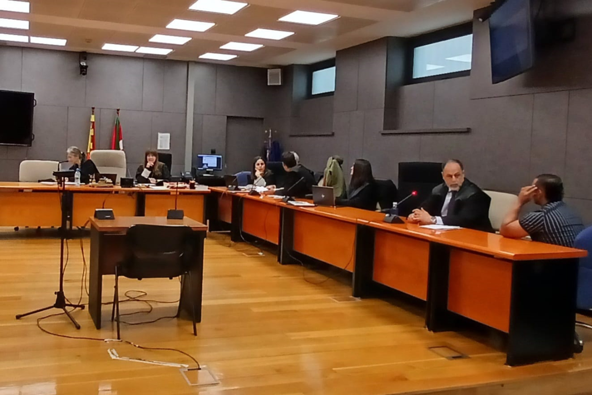 Un colombiano se enfrenta a hasta 30 años de cárcel por matar a un hombre en Bilbao con el que contactó por una aplicación de citas homosexual