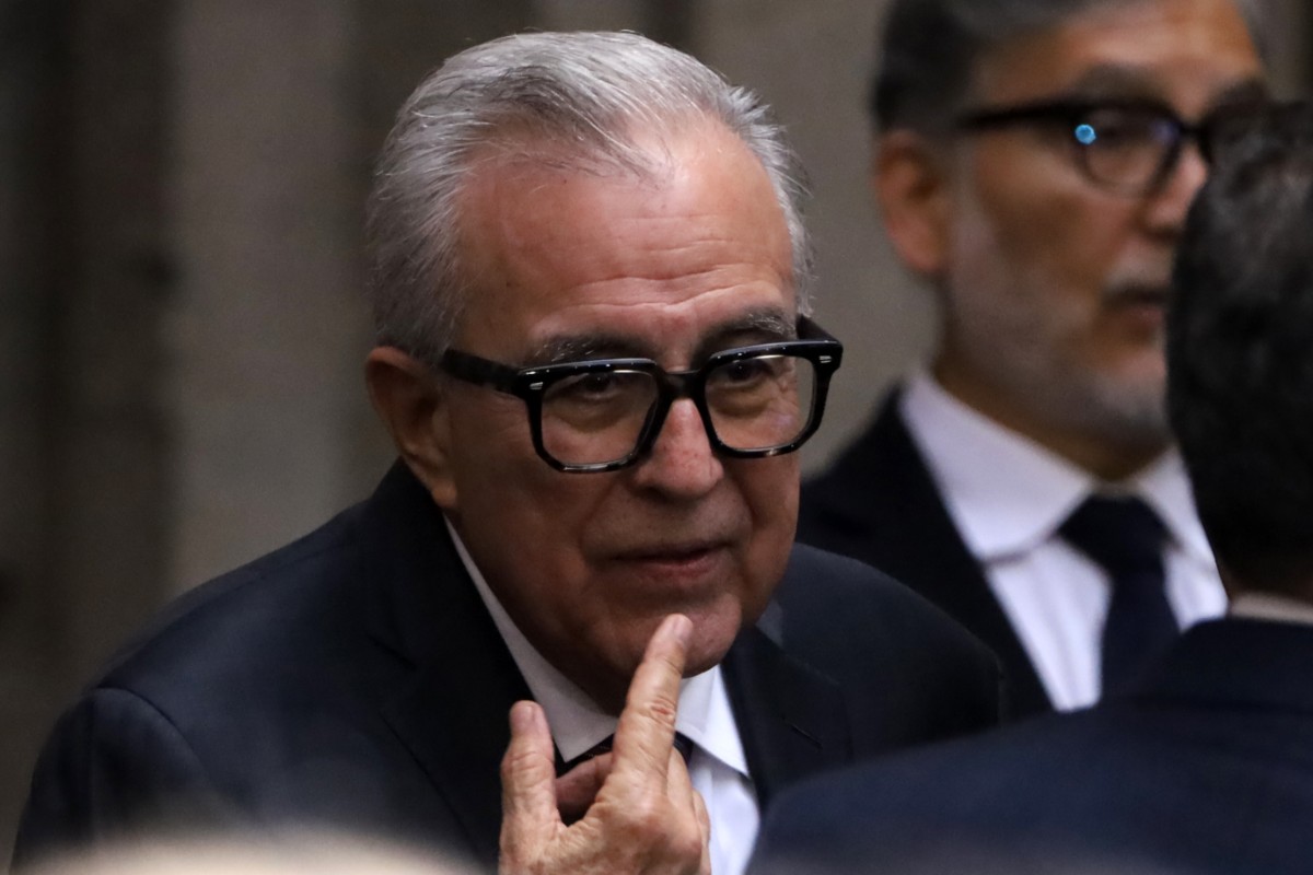 El gobernador del estado mexicano de Sinaloa comparece ante la Fiscalía tras ser acusado de vínculos con el narcotráfico