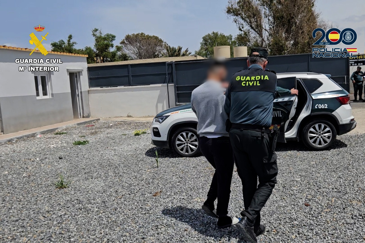 Desarticulan en Almería una red que favorecía a mafias de inmigración y narcotráfico entre Argelia y España: 43.000 euros y 61 kilos de hachís intervenidos