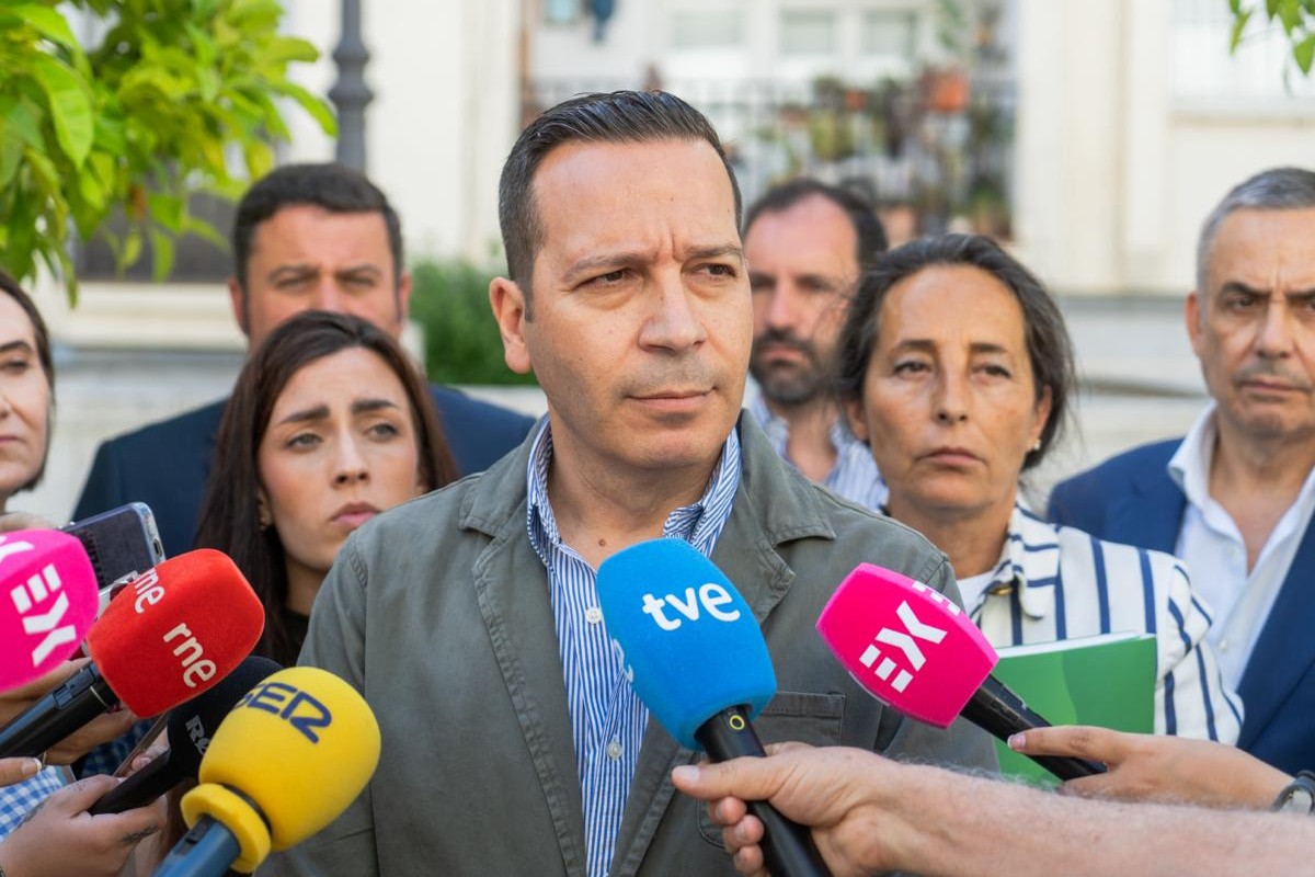 Óscar Fernández Calle (VOX) traslada su apoyo a la joven agredida en Mérida por un africano: «Son culpables quienes abren la puerta a la inmigración ilegal masiva»