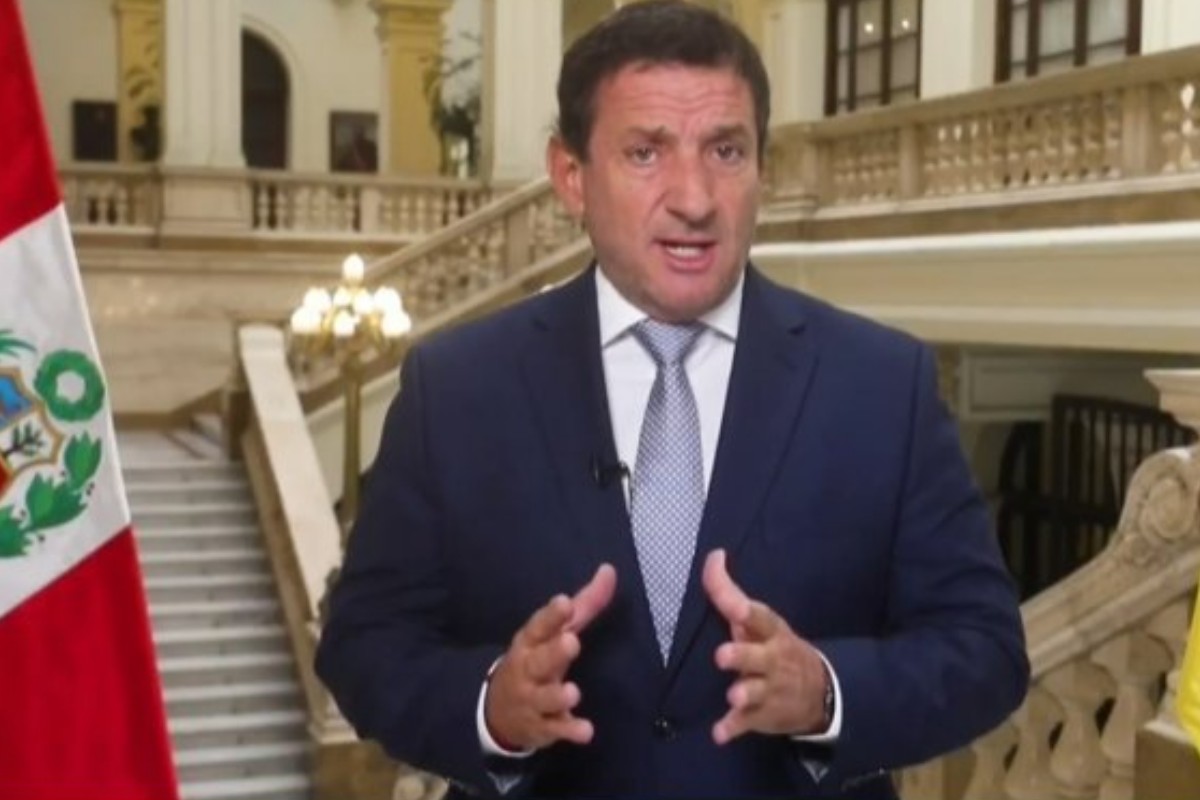 El alcalde de Lima pide a la Justicia que intervenga en las elecciones peruanas, señalando irregularidades en los comicios