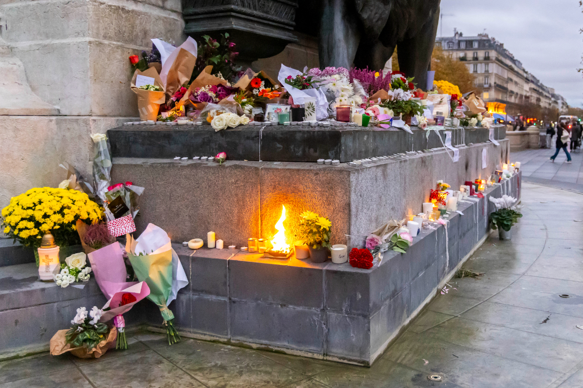 Bélgica autoriza permisos penitenciarios al terrorista que coordinó la logística de los atentados de 2015 en París en los que murieron 130 personas