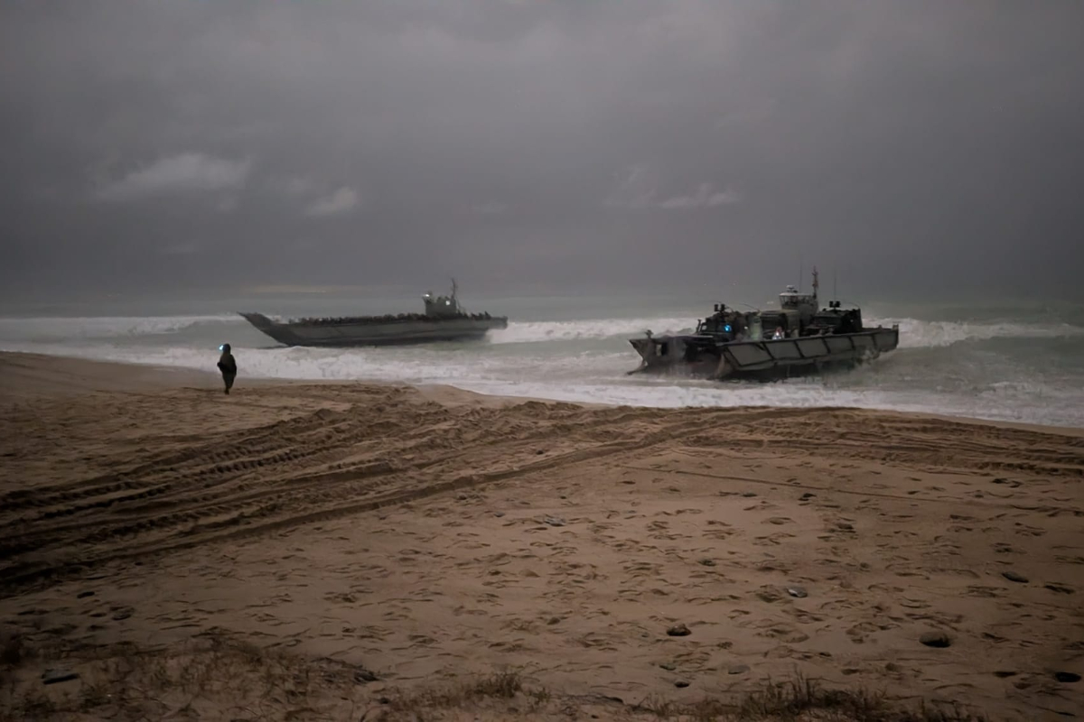 La Armada Española investiga el robo de tres lanchas militares por parte de narcotraficantes durante unas maniobras en el Estrecho