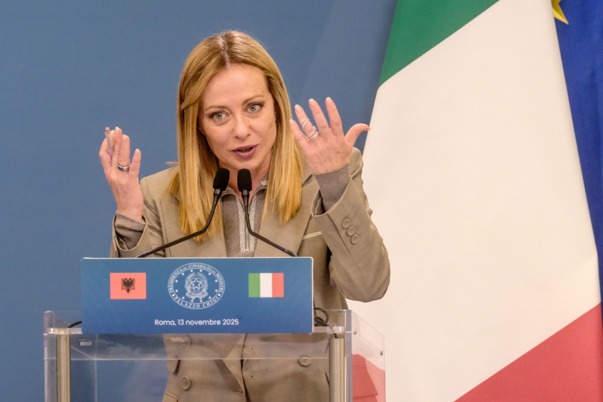Giorgia Meloni celebra el respaldo del Consejo de Europa a su modelo migratorio: «El planteamiento italiano se ha convertido en el enfoque del continente»