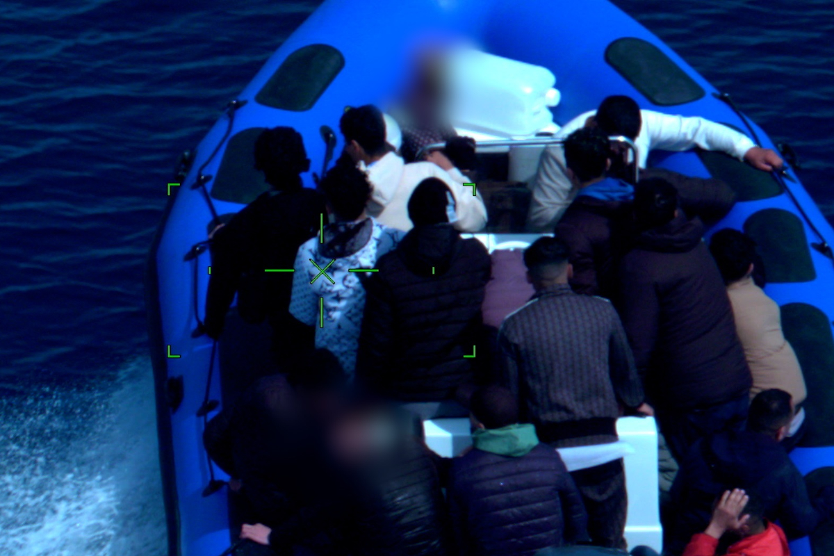 Formentera vuelve a ser escenario de la invasión migratoria con la llegada de una nueva patera con 30 inmigrantes ilegales subsaharianos