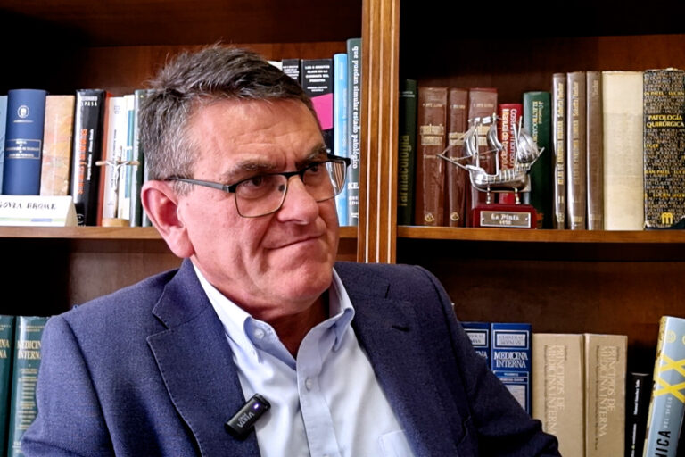 Rafael Segovia (VOX): «Queremos una auditoría del sistema sanitario en Andalucía y defendemos el estatuto propio para los médicos»
