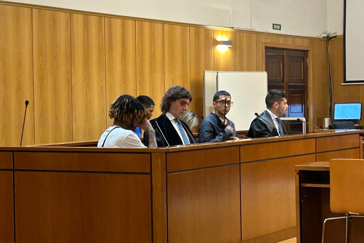 La Audiencia de Valladolid juzga a tres acusados por el apuñalamiento de un menor en un enfrentamiento entre las bandas latinas de los Trinitarios y los DDP