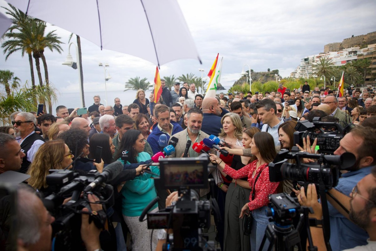 Santiago Abascal reivindica en Almuñécar (Granada) la «prioridad nacional»: «Es un principio moral y patriótico de VOX y de la inmensa mayoría de los españoles»