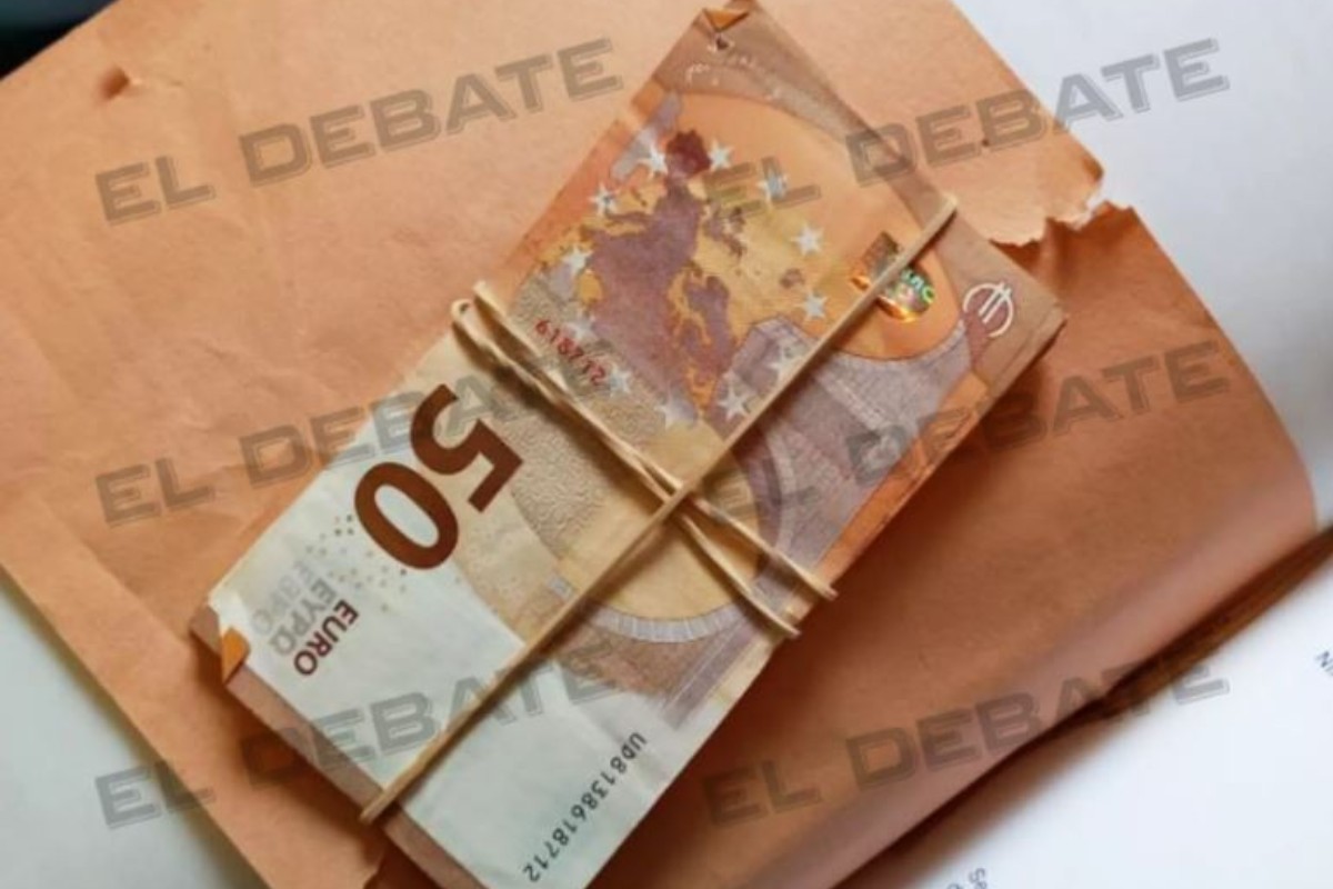 El ex número tres de María Jesús Montero escondía una caja fuerte y dinero en el baño de su casa, según la UDEF