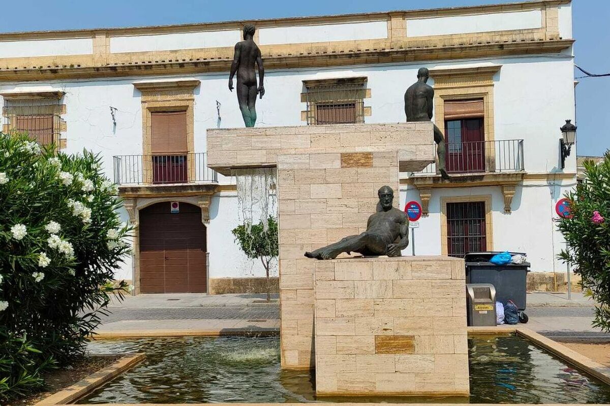 Dos inmigrantes marroquíes agreden sexualmente a una joven en la Plaza de San Andrés de Jerez: «Le metieron mano por todas sus partes»