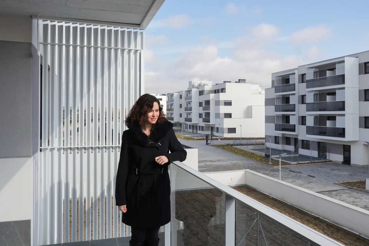 Los inmigrantes están sobrerrepresentados un 203% entre los adjudicatarios de Vivienda de Protección Oficial en Majadahonda (Madrid)