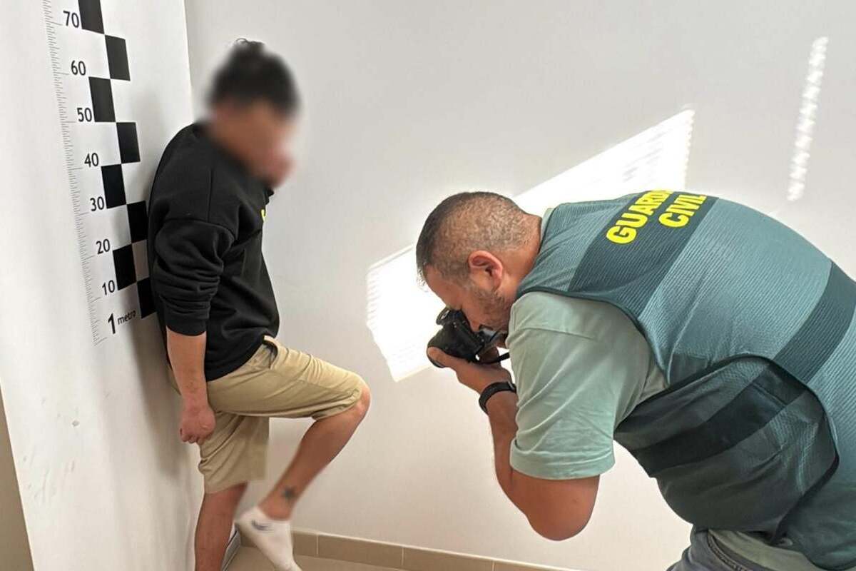 Un inmigrante colombiano detenido por asaltar a ancianas con violencia tramita su regularización pese a acumular más de 30 antecedentes