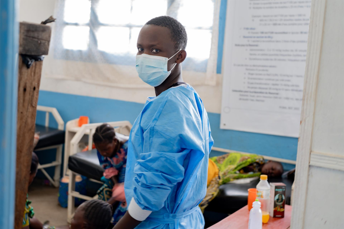 La OMS eleva a 130 las muertes sospechosas por ébola en el Congo y Uganda por una cepa sin vacuna aprobada