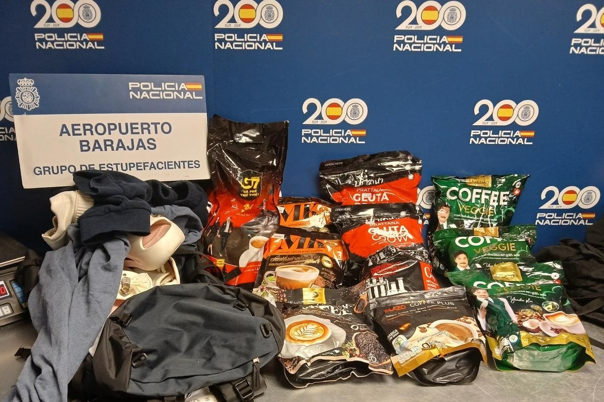 Detenidos en Barajas dos polacos con 18 kilos de heroína ocultos en paquetes de café