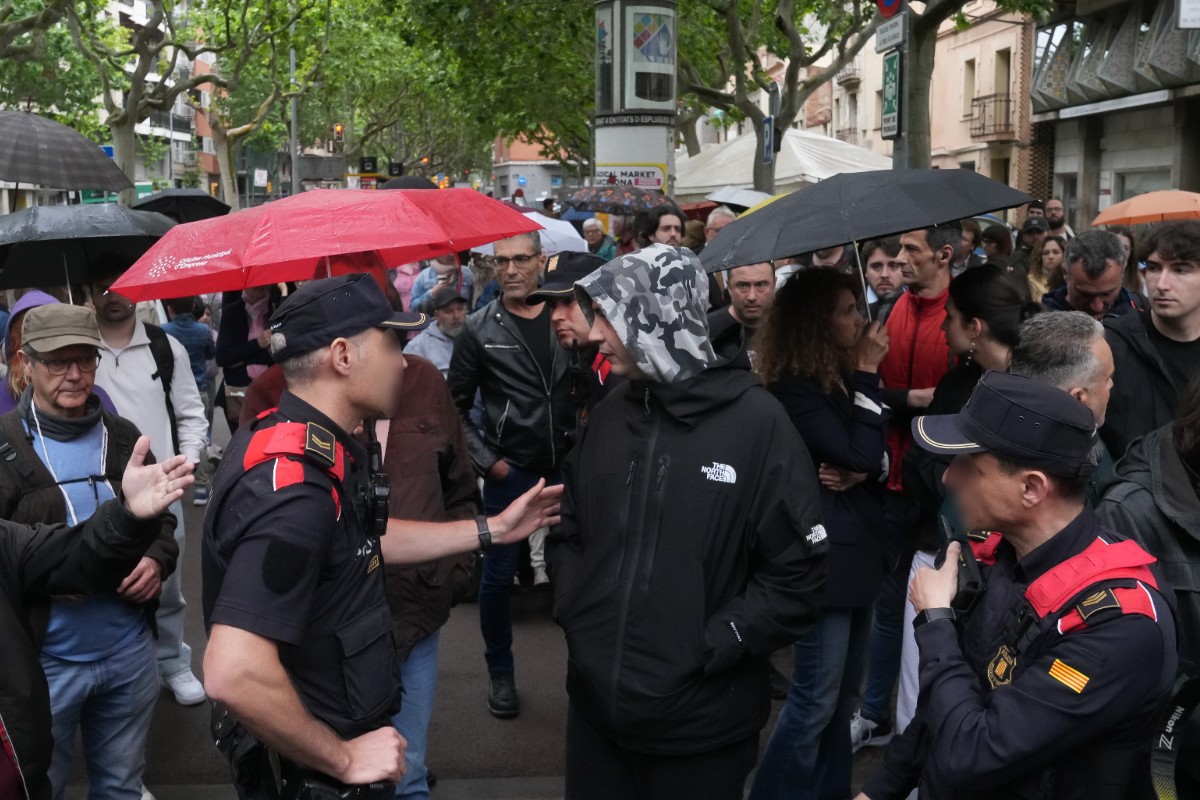 La CUP y el Ateneo Popular de Esplugues de Llobregat tratan de reventar el homenaje a la joven degollada por un marroquí