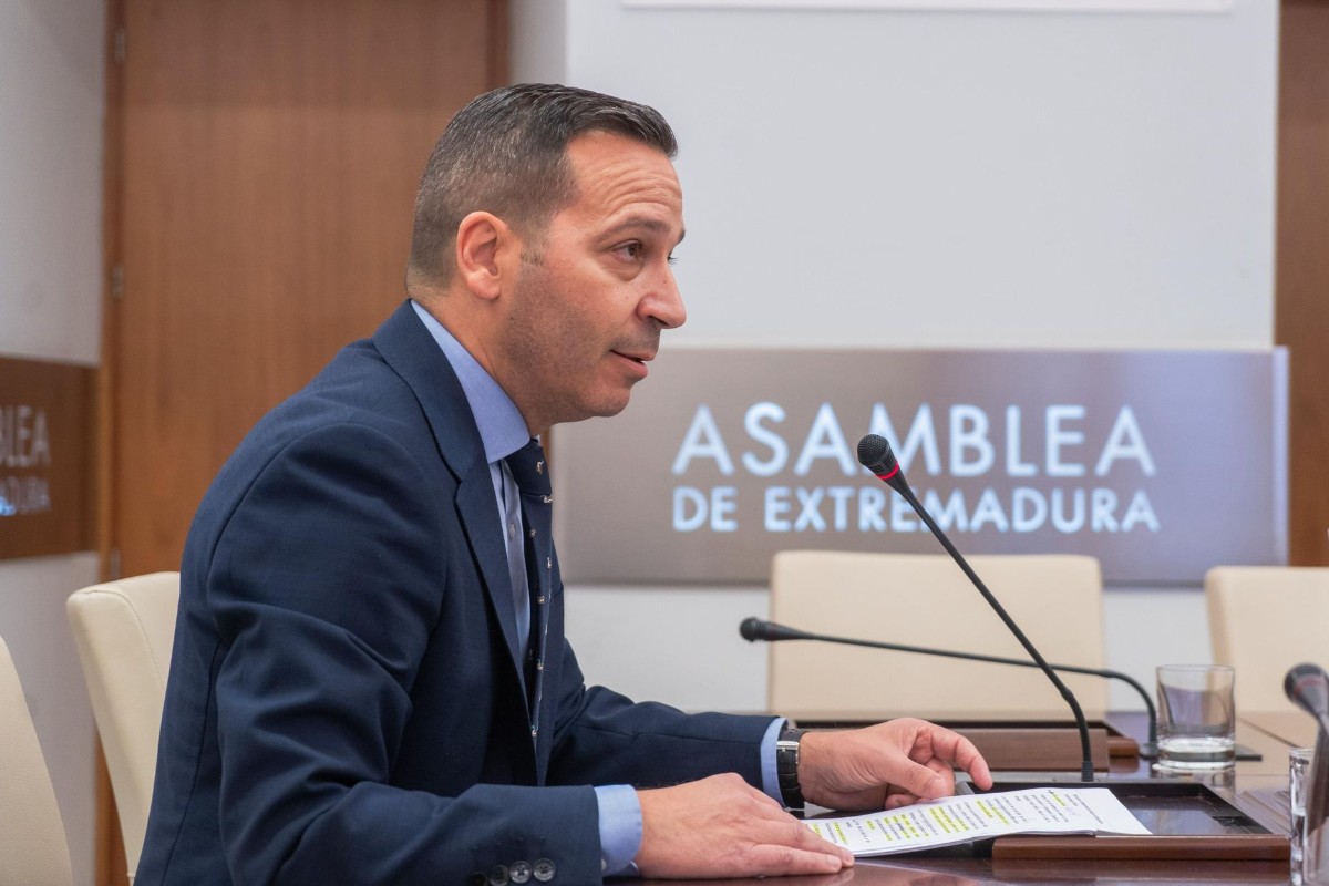 Óscar Fernández (VOX) ratifica la eliminación de las clases de lengua árabe y cultura marroquí en Extremadura: «El acuerdo de gobierno se va a cumplir a rajatabla»