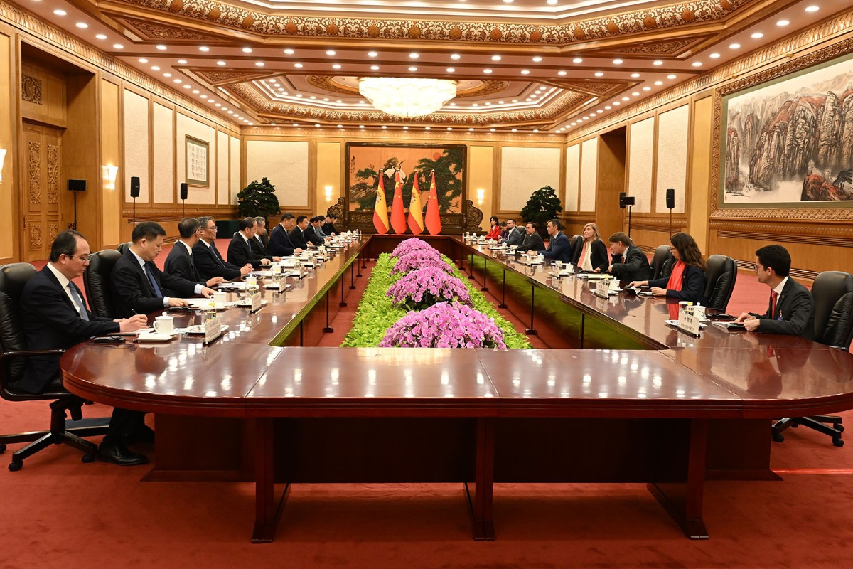 El bipartidismo de los lobbies: PP y PSOE practican la misma política de aproximación comercial con China