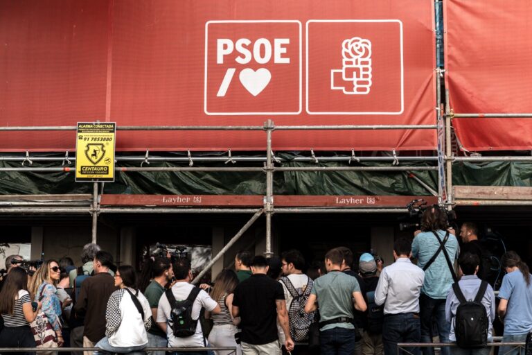 La UCO pide al juez todos los movimientos bancarios del PSOE y del PSC en 2024 y 2025 ante su posible imputación por financiación ilegal