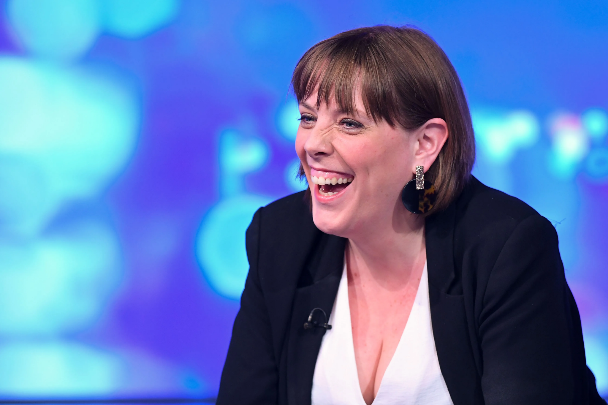 Dimite la ministra británica de Salvaguardia, Jess Phillips, del Gobierno de Keir Starmer: «No será la última que se irá hoy»