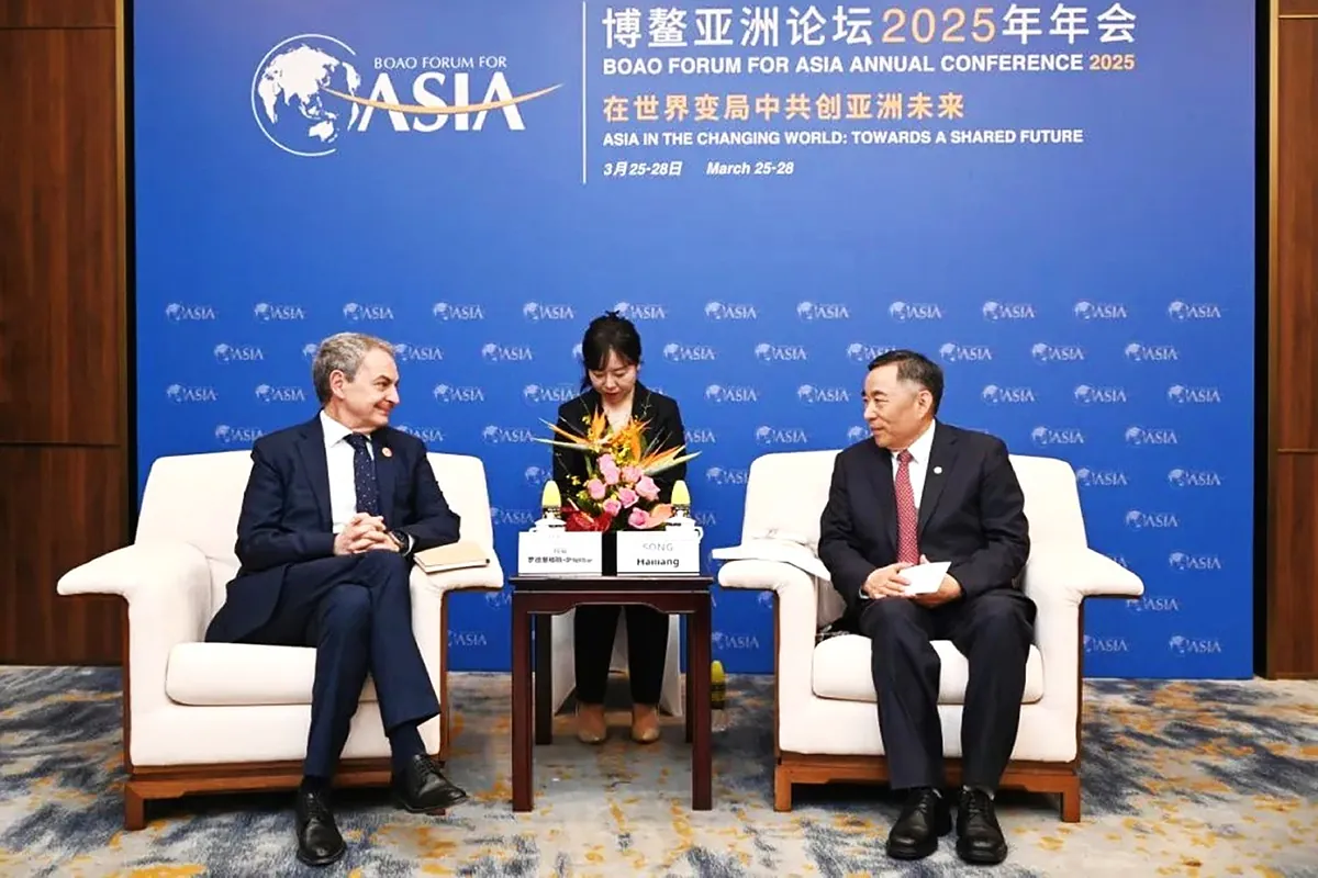 Zapatero usaba su despacho de Ferraz puesto a disposición por el PSOE para recibir a altos cargos de China y Venezuela