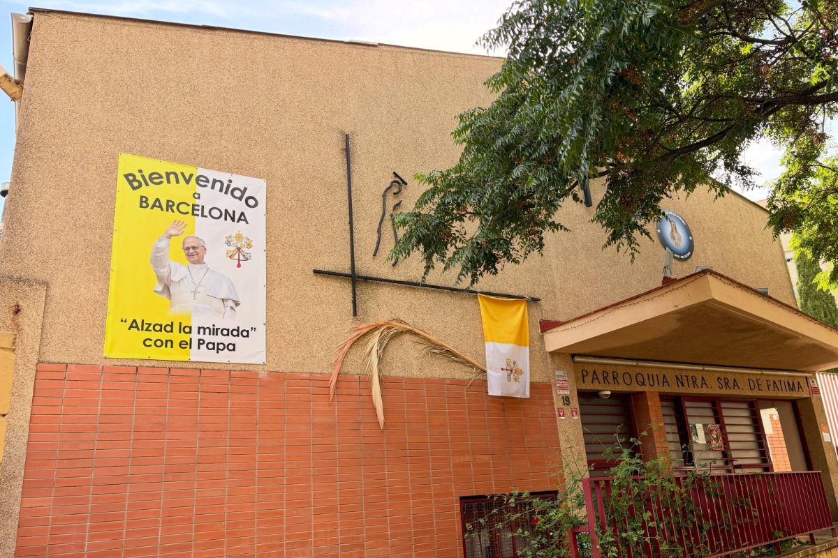 Roban objetos sagrados en una iglesia de Barcelona horas antes de la llegada del Papa León XIV