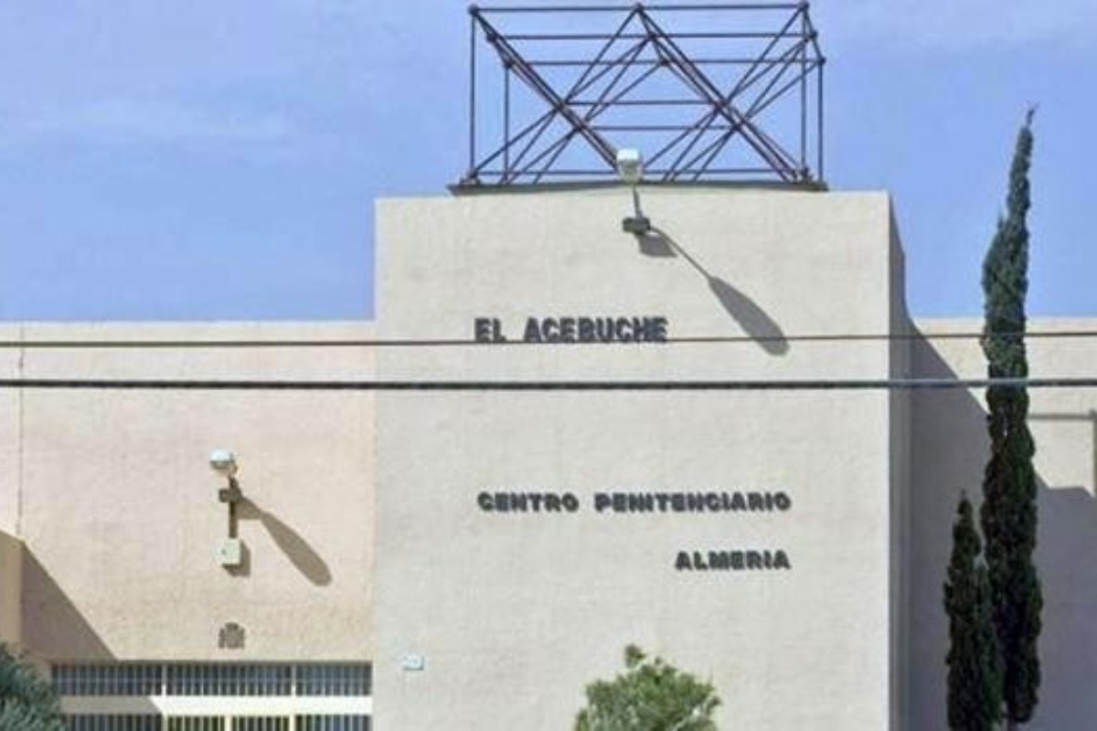 Temor en los funcionarios de prisiones ante la última reyerta entre marroquíes y albaneses en la cárcel de Almería: «El Gobierno pone en riesgo nuestras vidas»