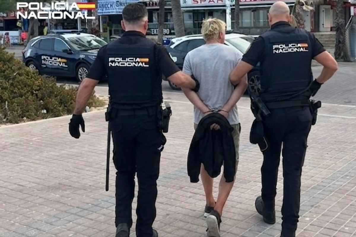 Un alemán es enviado a prisión por gritar y amenazar con un cuchillo a varias personas en  Palma: «Te tengo que pinchar, tengo que matarte»