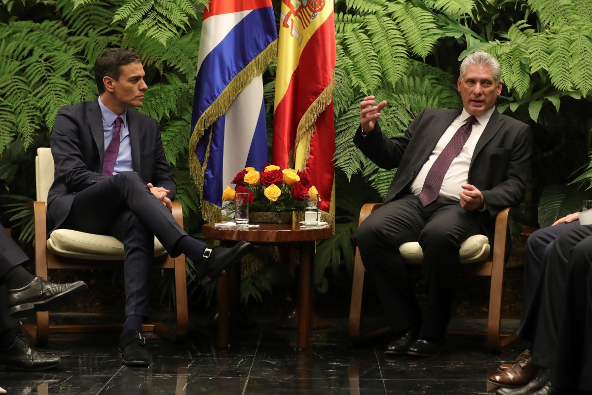 El Gobierno de Sánchez paga al régimen cubano para acelerar miles de nacionalidades por la Ley de Nietos