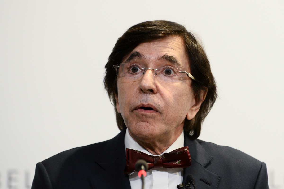 Acusan al ex primer ministro socialista belga Elio Di Rupo de corrupción y tráfico de influencias