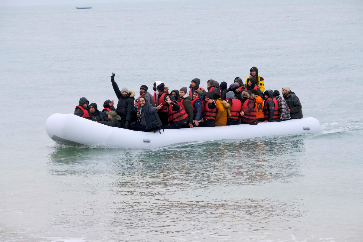 Más de 300 inmigrantes rumbo a Reino Unido fueron secuestrados y torturados por una milicia en Libia: incluso se les amenazó con extraerles órganos