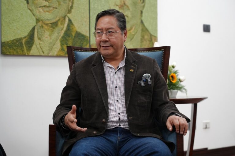 La Justicia de Bolivia extiende la prisión preventiva contra el expresidente izquierdista Luis Arce por cinco meses más