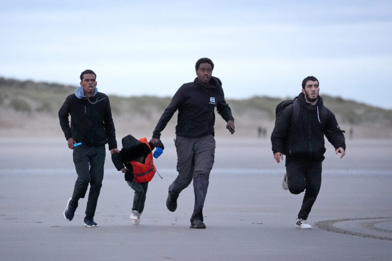 Más del 80% de los franceses exige expulsar a los extranjeros delincuentes o parados de larga duración