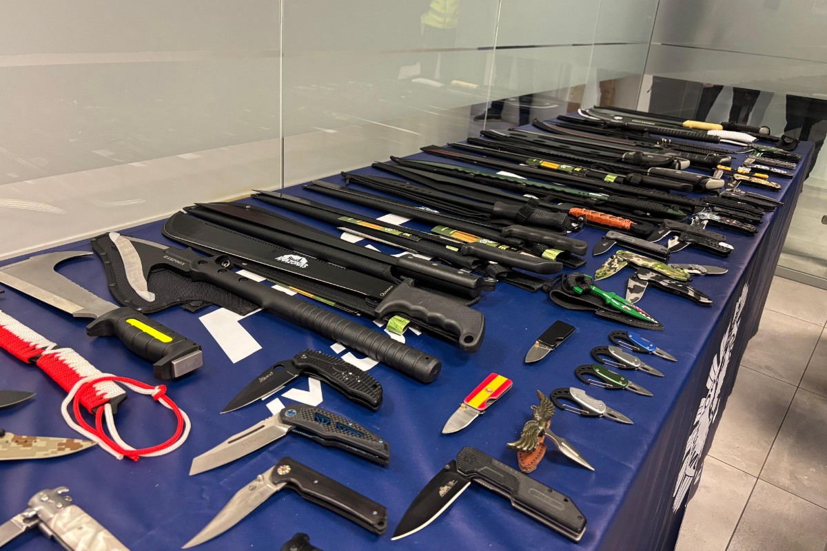 Las incautaciones de armas blancas se han disparado más de un 42% desde que Sánchez llegó a La Moncloa y fuerzan a la Policía a patrullar con subfusiles