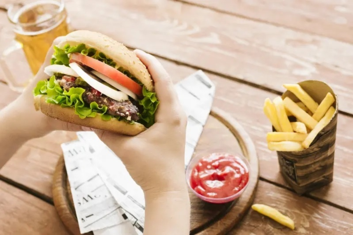 El fanatismo climático se apodera de Países Bajos: ocho ciudades prohíben anuncios de carne y coches
