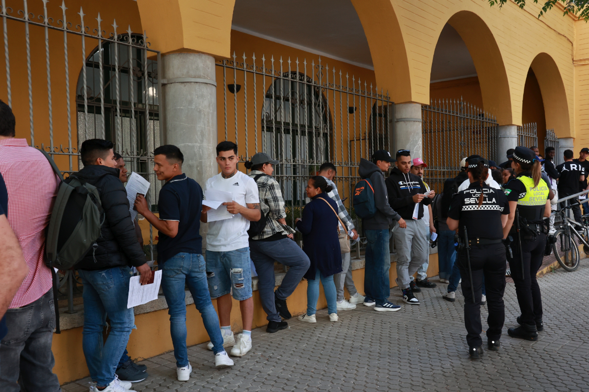 Macrooperación contra las mafias de la inmigración ilegal en Almería: varios detenidos y registros simultáneos
